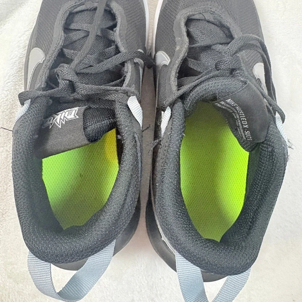 Nike Team Hustle DX SU21‎ Kids 3.5Y Black Silver Good Basketball Sneakers CW6735